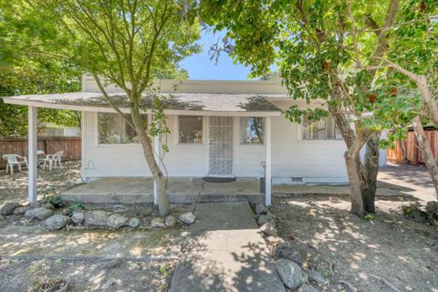 A home in East Palo Alto