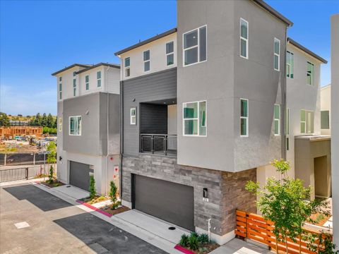 Photo of 325 Isabelline Court, San Ramon, CA 94583 (MLS # ML82036711)