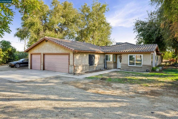 22797 COZY CT, TRACY, CA 95304 - Image c9c8dd339bf12a894d8f93f869ffb23e/102730930