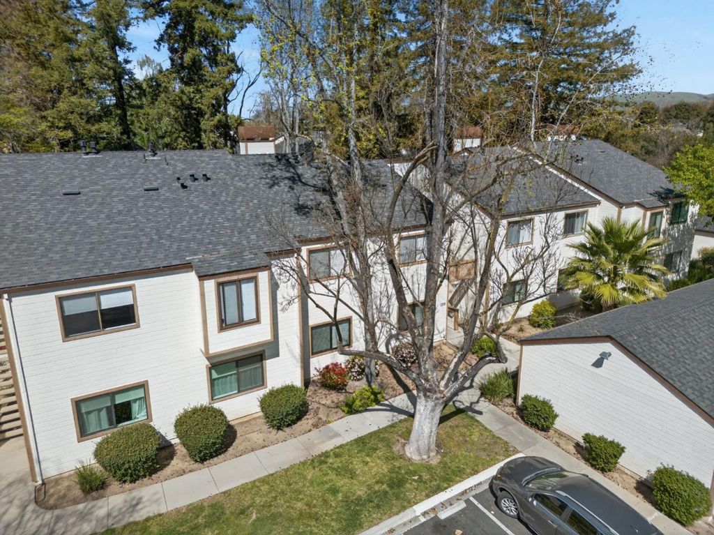 Photo of 1388 Meadow Ridge Circle, San Jose, CA 95131 (MLS # ML82039023)