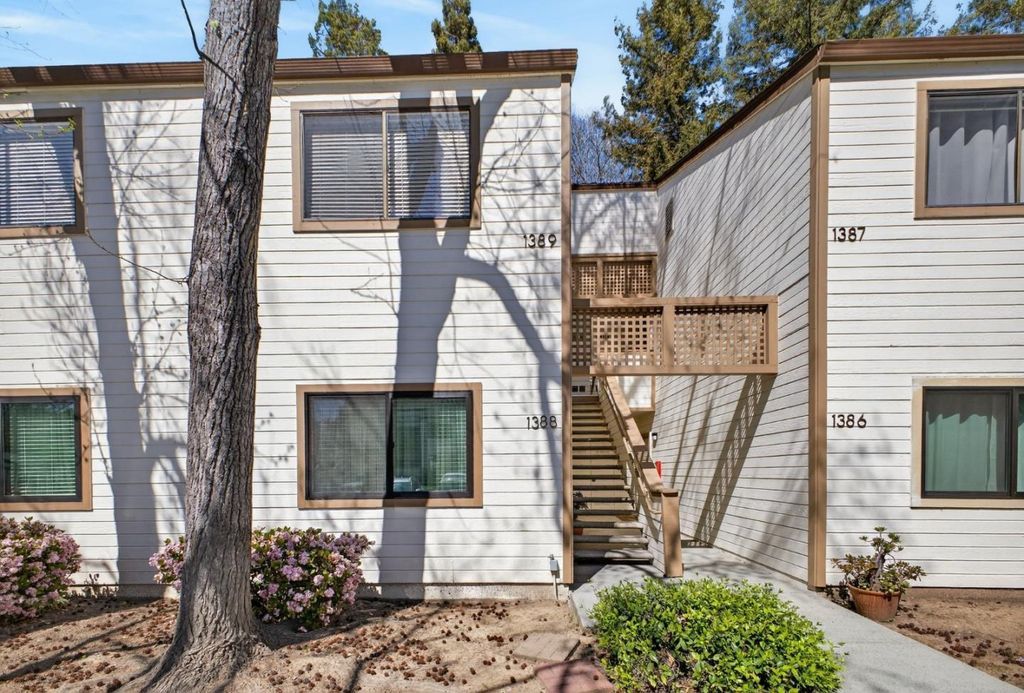 Photo of 1388 Meadow Ridge Circle, San Jose, CA 95131 (MLS # ML82039023)