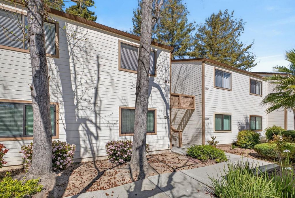 Photo of 1388 Meadow Ridge Circle, San Jose, CA 95131 (MLS # ML82039023)