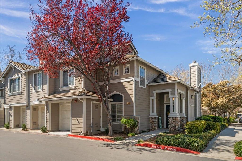 Photo of 6185 Lavendula Way, San Jose, CA 95119 (MLS # ML82038393)