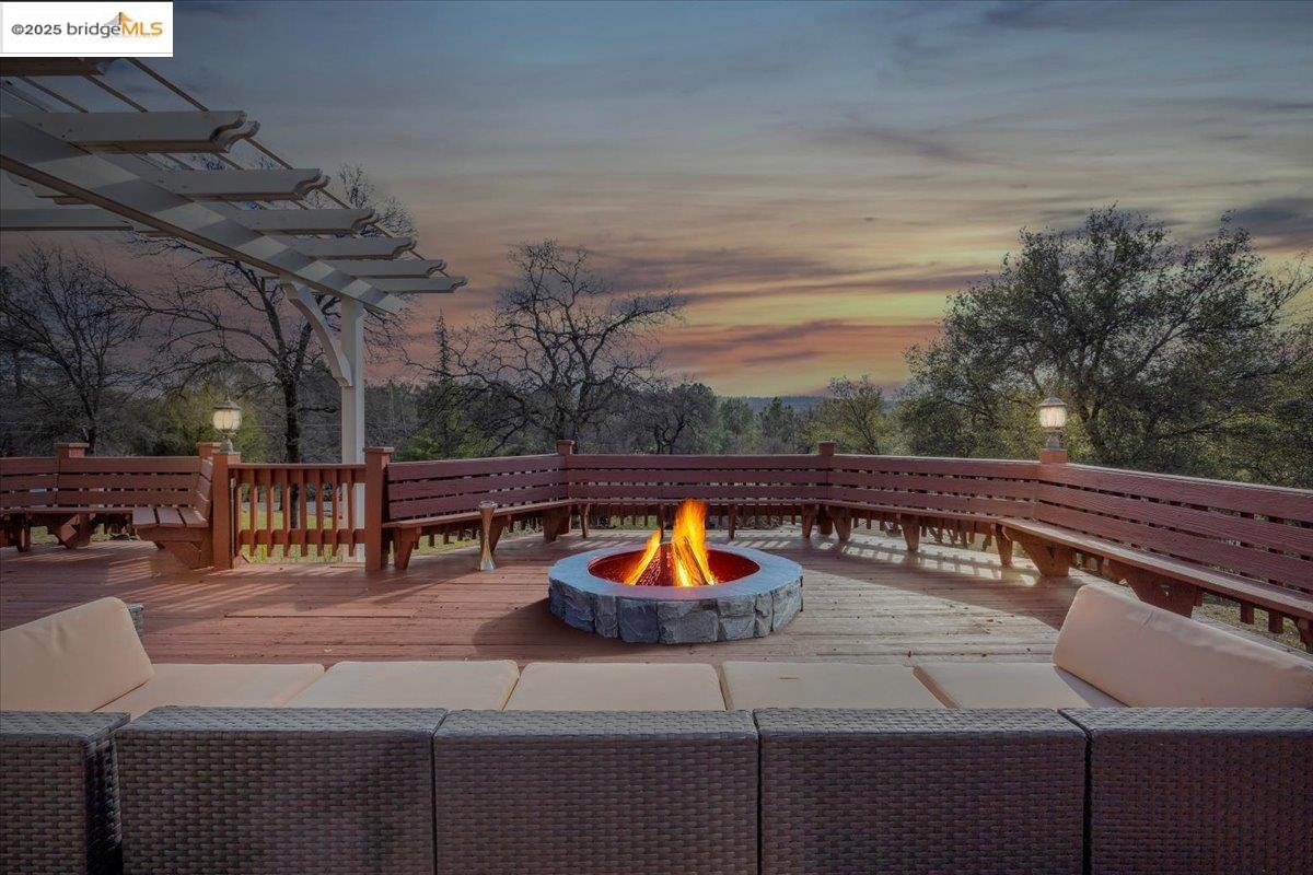 Groveland, California 95321, United States, 7 Bedrooms Bedrooms, ,5 BathroomsBathrooms,Residential,Active,1850