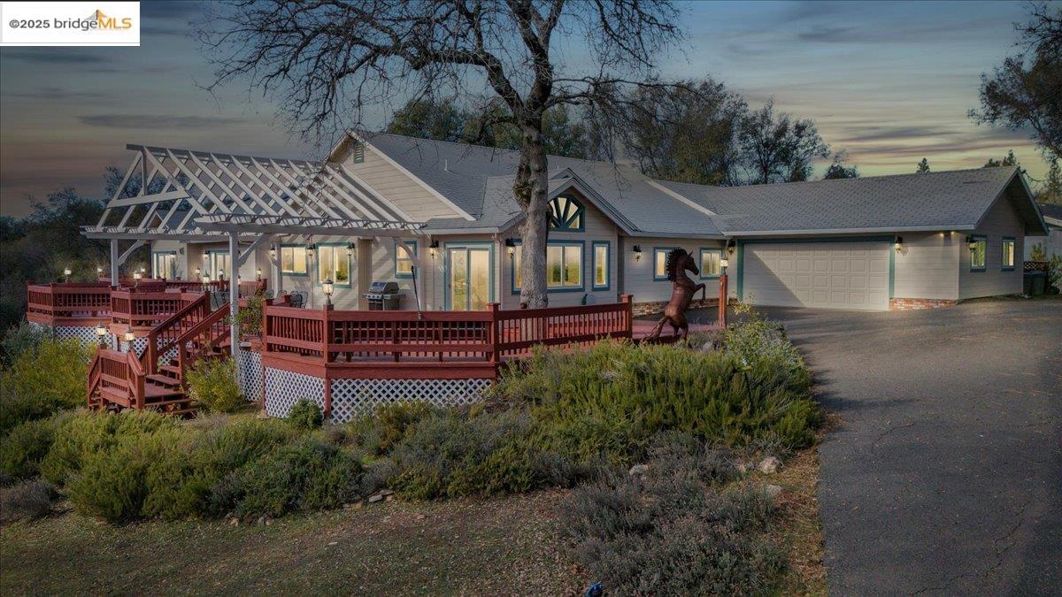 Groveland, California 95321, United States, 7 Bedrooms Bedrooms, ,5 BathroomsBathrooms,Residential,Active,1850