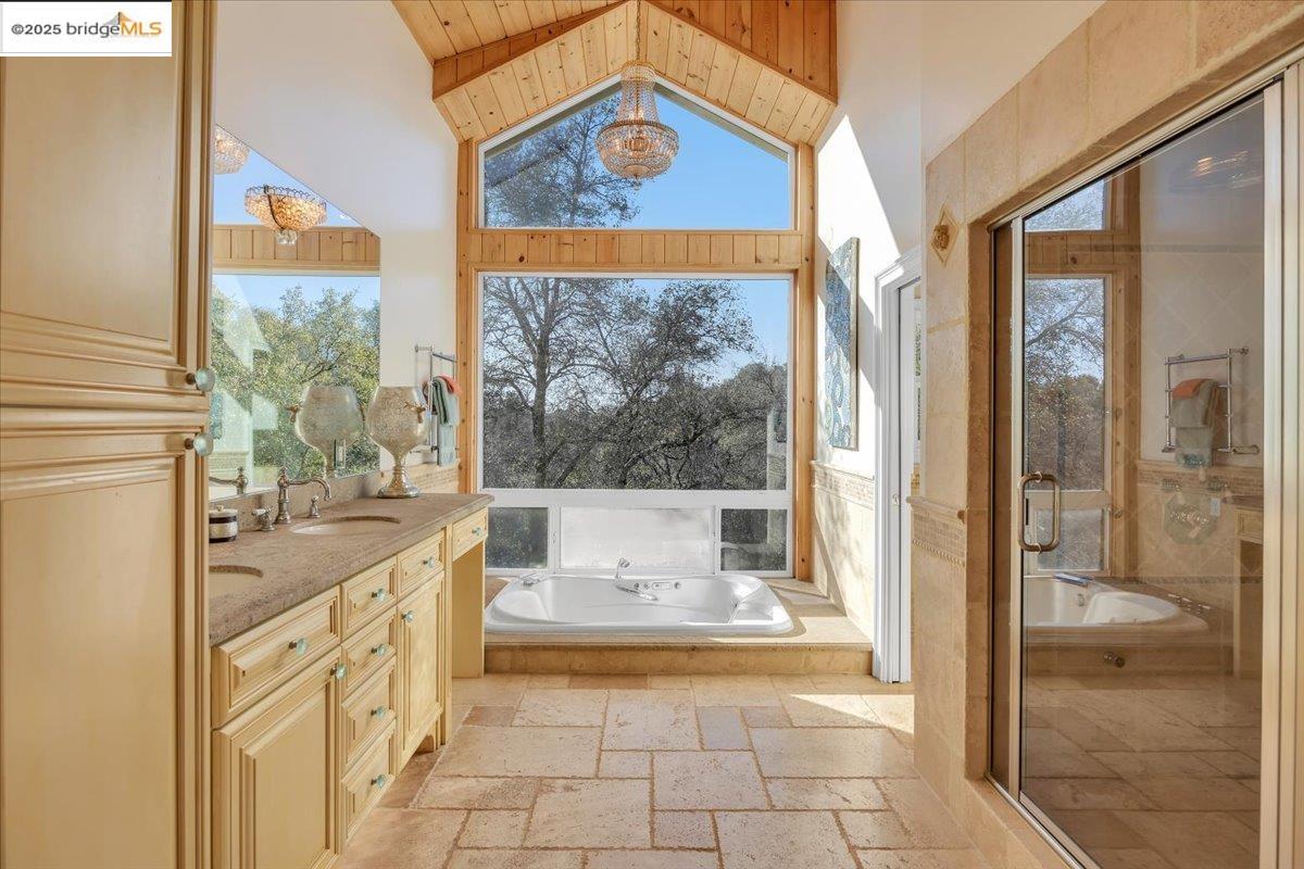 Groveland, California 95321, United States, 7 Bedrooms Bedrooms, ,5 BathroomsBathrooms,Residential,Active,1850