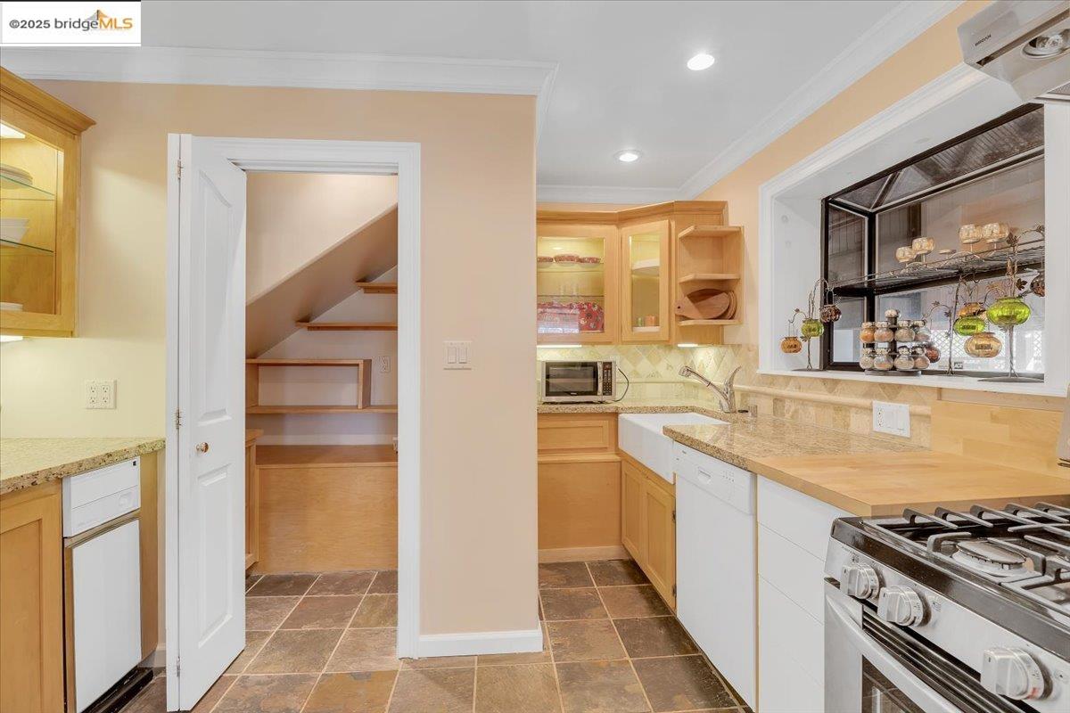 Groveland, California 95321, United States, 7 Bedrooms Bedrooms, ,5 BathroomsBathrooms,Residential,Active,1850