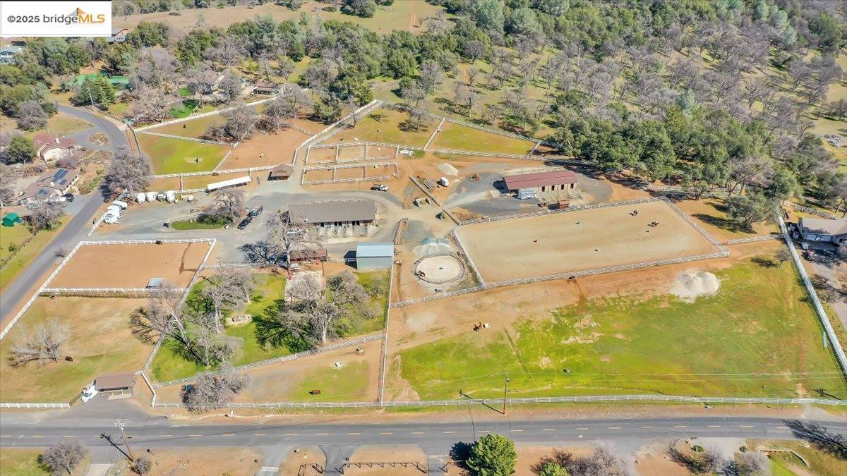 Groveland, California 95321, United States, 7 Bedrooms Bedrooms, ,5 BathroomsBathrooms,Residential,Active,1850