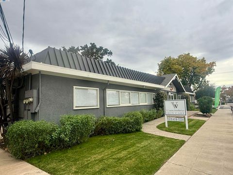 Photo of 2545 East Ave, Livermore, CA 94550 (MLS # 41119371)