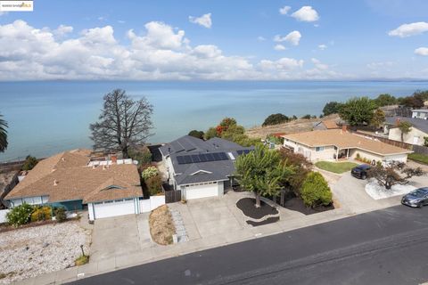Photo of 2071 Cypress Avenue, San Pablo, CA 94806 (MLS # 41109797)