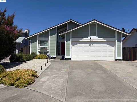Photo of 774 Fairfax Ct., Fairfield, CA 94534 (MLS # 41139558)