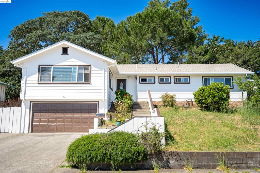 Photo of 64 Washington St, Novato, CA 94947 (MLS # 41135493)