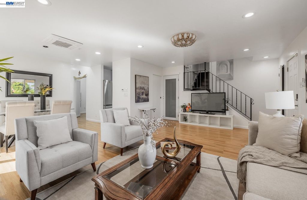 Photo of 4032 Doane St, Fremont, CA 94538 (MLS # 41135581)