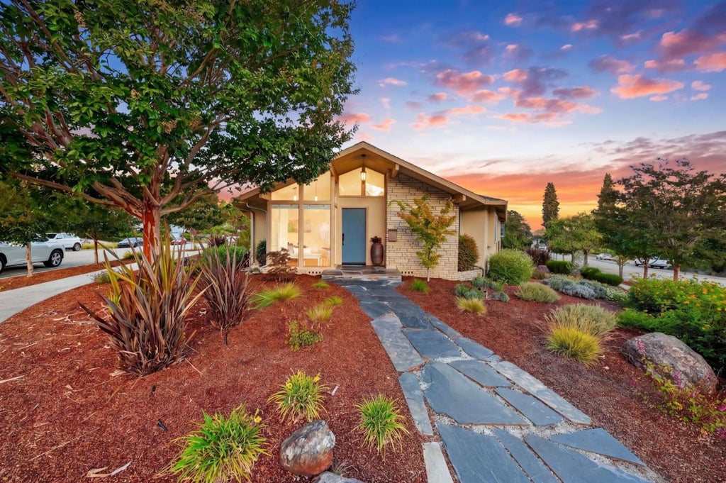 Photo of 148 Hollywood Avenue, Santa Cruz, CA 95060 (MLS # ML82061386)