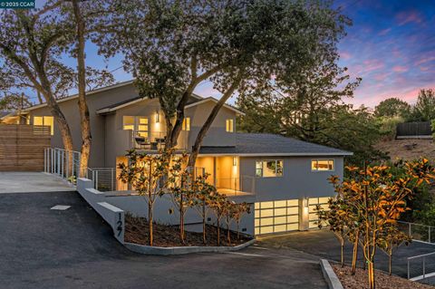 Photo of 127 Caminar Way, Walnut Creek, CA 94596 (MLS # 41118523)