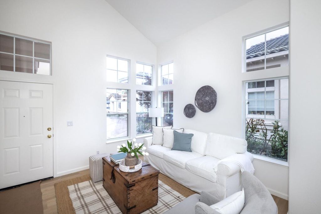 Photo of 429 S Frances Street, Sunnyvale, CA 94086 (MLS # ML82035354)