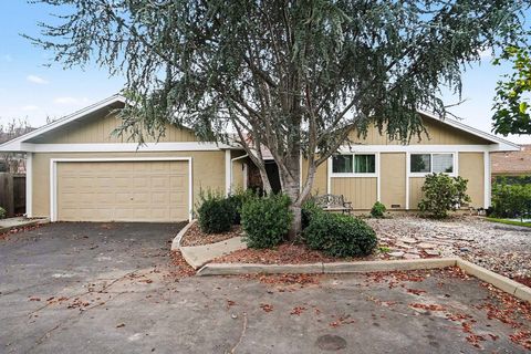 Photo of 1833 Camino Estrada, Concord, CA 94521 (MLS # 41119284)