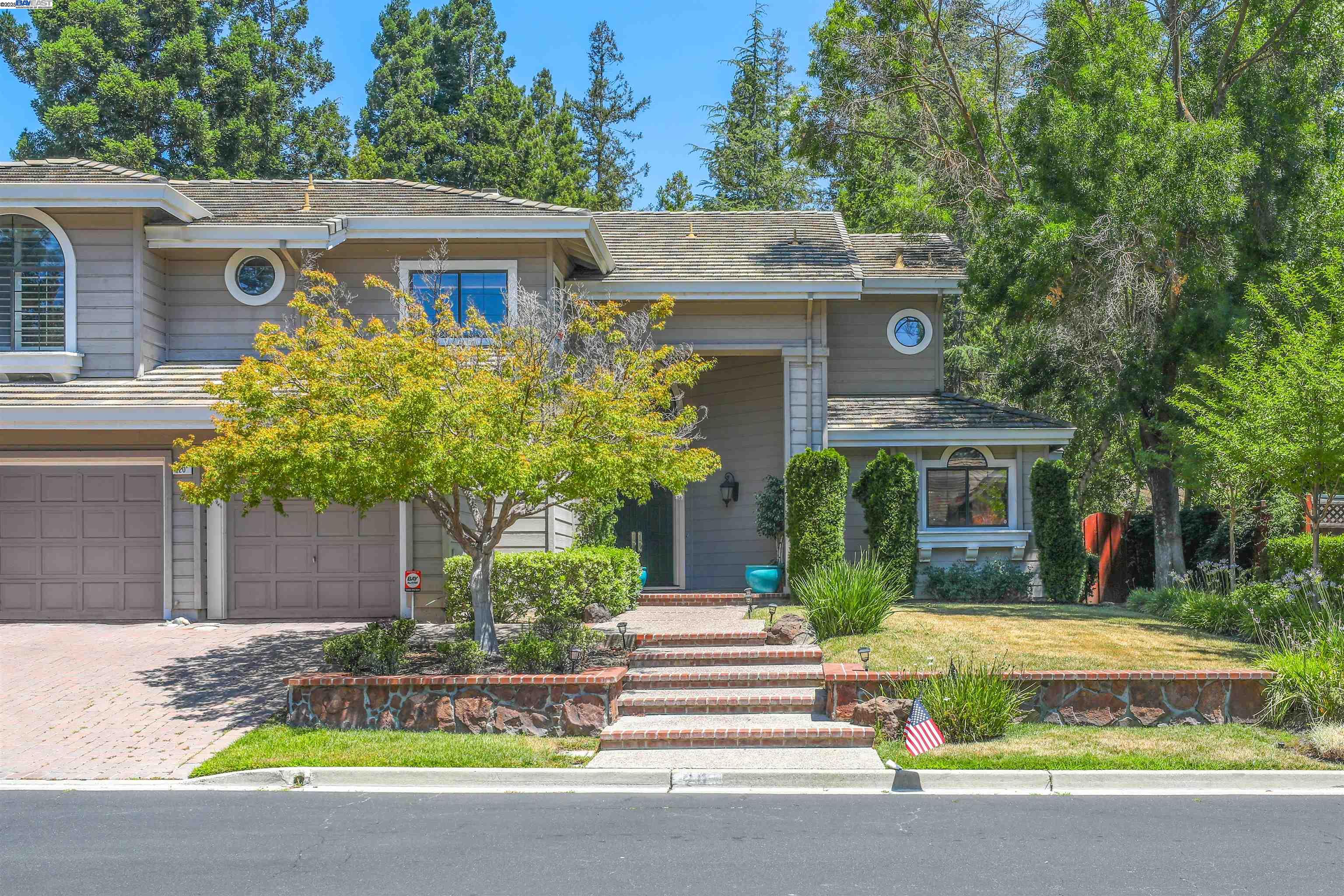 20 La Vista Way