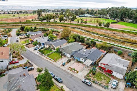 A home in East Palo Alto