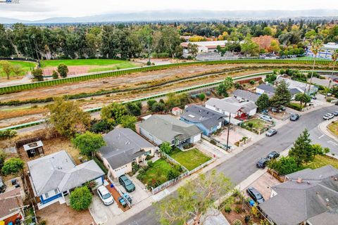 A home in East Palo Alto