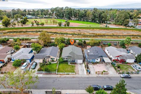 A home in East Palo Alto