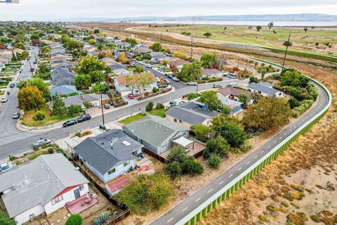 A home in East Palo Alto