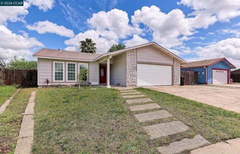 Photo of 7608 Darla Way, Sacramento, CA 95828 (MLS # 41132741)