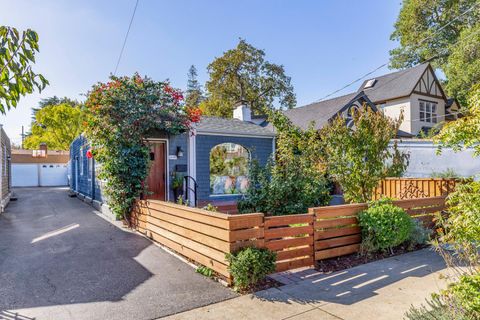 Photo of 2100 Oberlin Street, Palo Alto, CA 94306 (MLS # ML82028595)