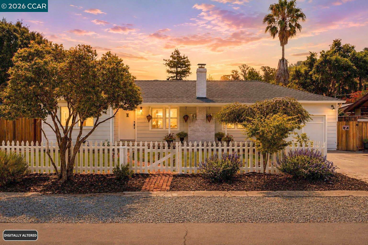 8 Lander Dr