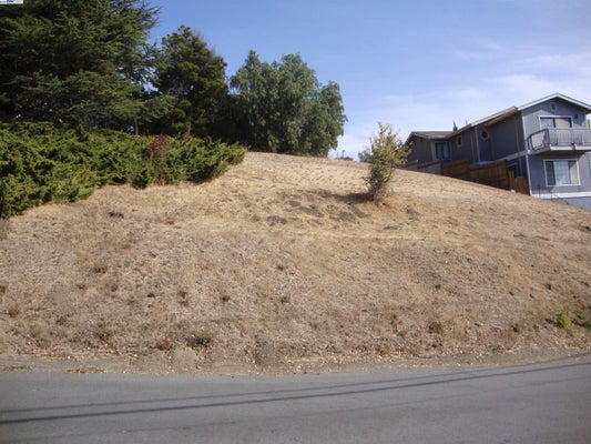 SATURN DR, SAN LEANDRO, CA 94578 - Image ce2fa08bbc07fe41102e9d91e154eb40/2960405204