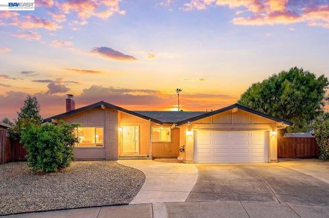 Photo of 3921 Alma Ct, Pleasanton, CA 94588 (MLS # 41127798)