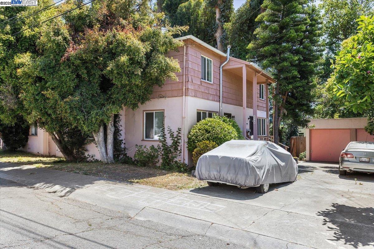 Oakland, California 94601, United States, 4 Bedrooms Bedrooms, ,Residential,Active,168025