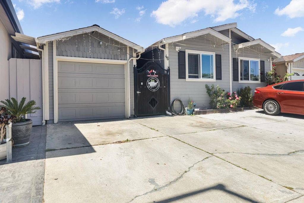 Photo of 704 Garner Avenue #46, Salinas, CA 93905 (MLS # ML82047636)