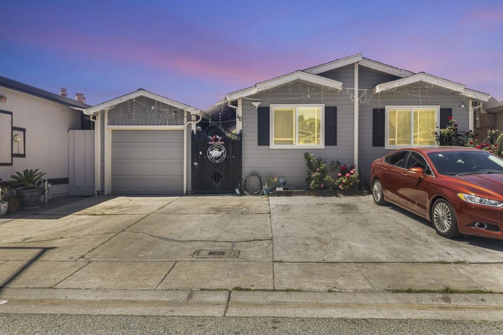 Photo of 704 Garner Avenue #46, Salinas, CA 93905 (MLS # ML82047636)