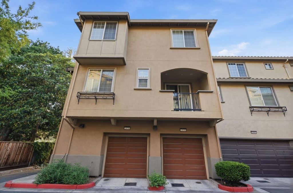 Photo of 2070 Almaden Road, San Jose, CA 95125 (MLS # ML82040904)