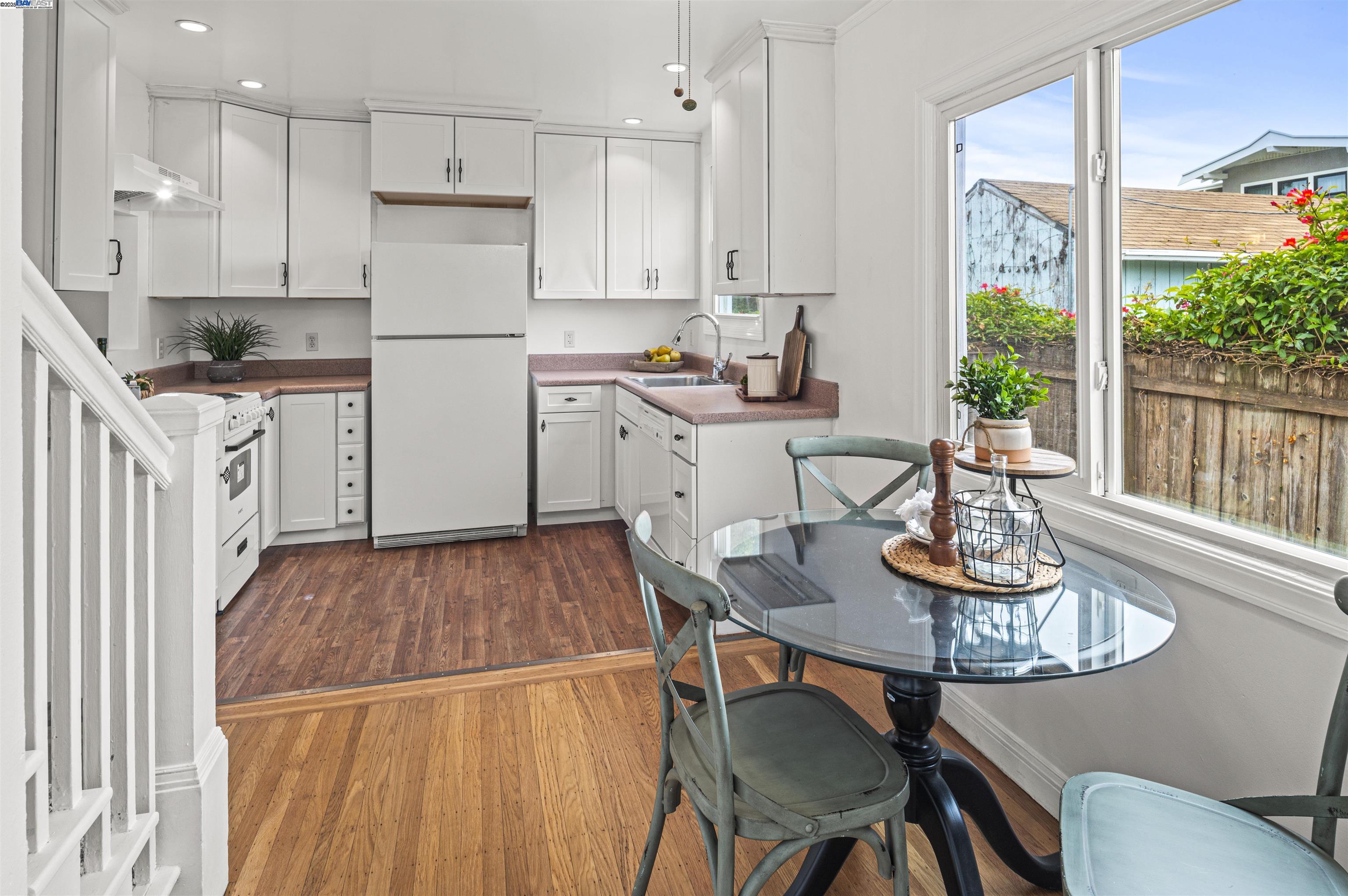 Alameda, California 94501, United States, 4 Bedrooms Bedrooms, ,Residential,Active,151549