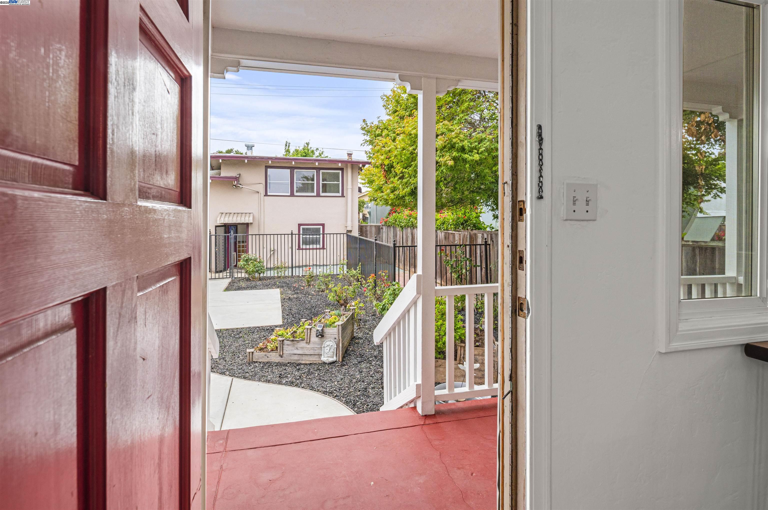 Alameda, California 94501, United States, 4 Bedrooms Bedrooms, ,Residential,Active,151549