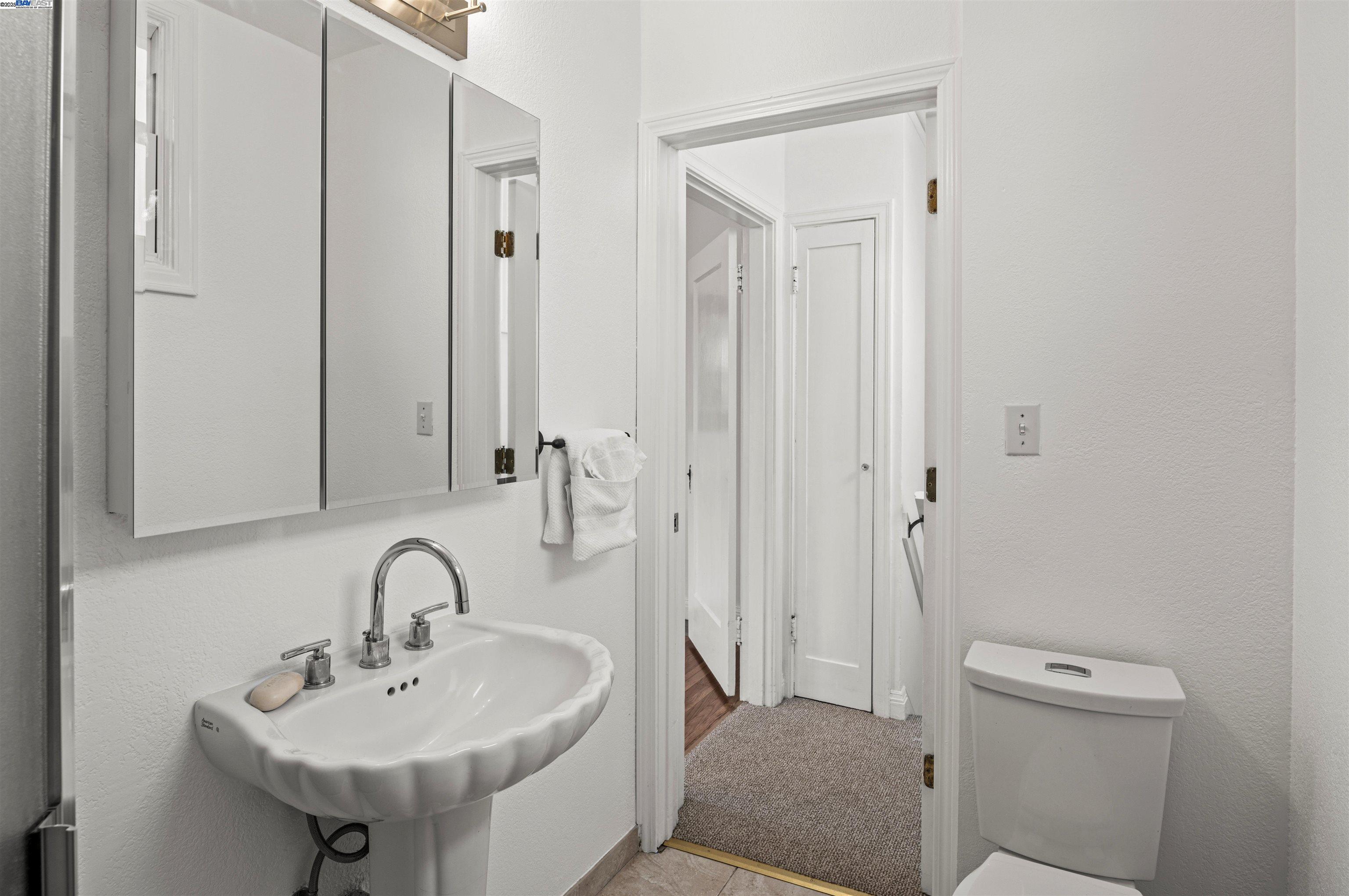 Alameda, California 94501, United States, 4 Bedrooms Bedrooms, ,Residential,Active,151549