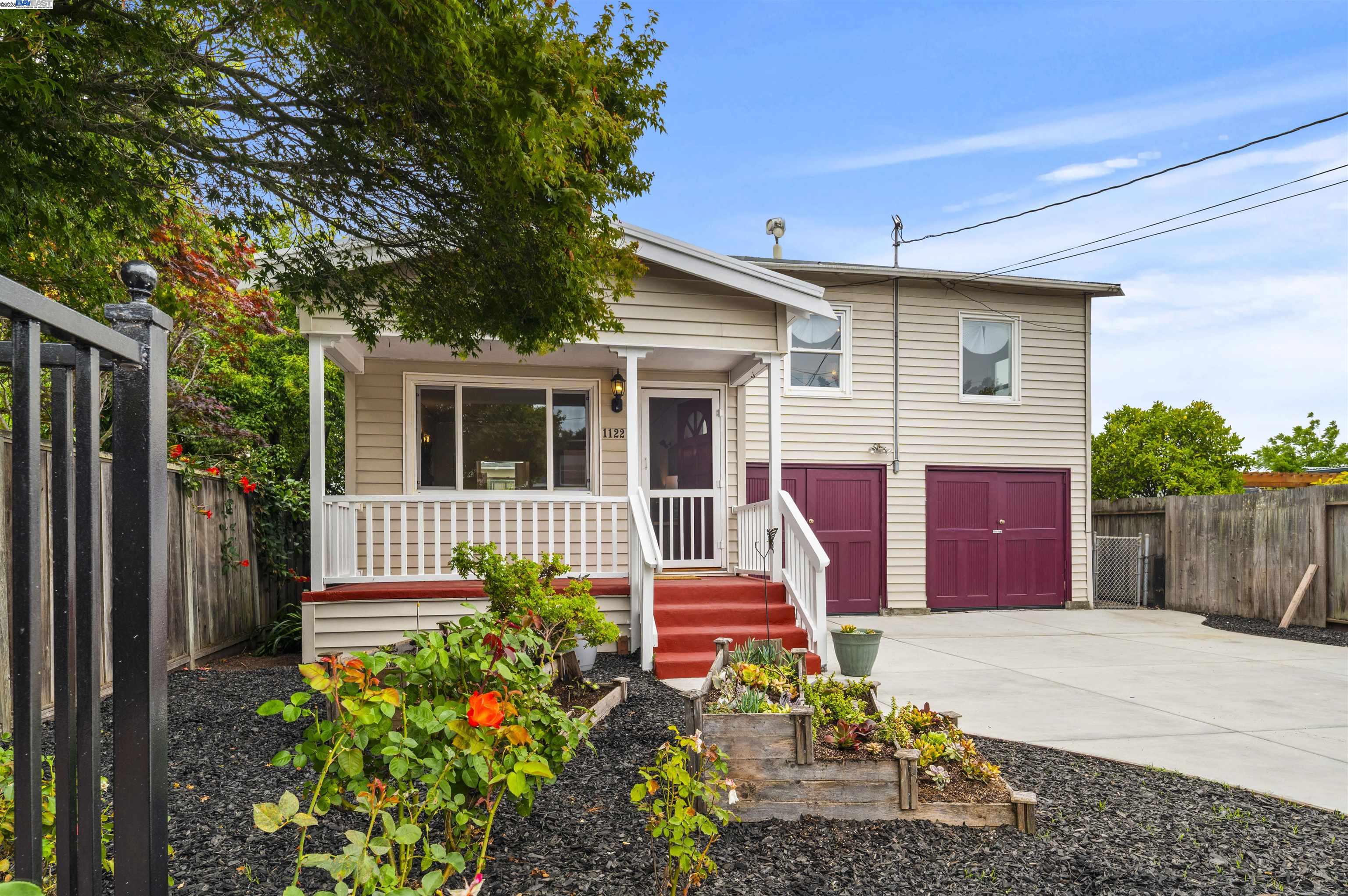 Alameda, California 94501, United States, 4 Bedrooms Bedrooms, ,Residential,Active,151549