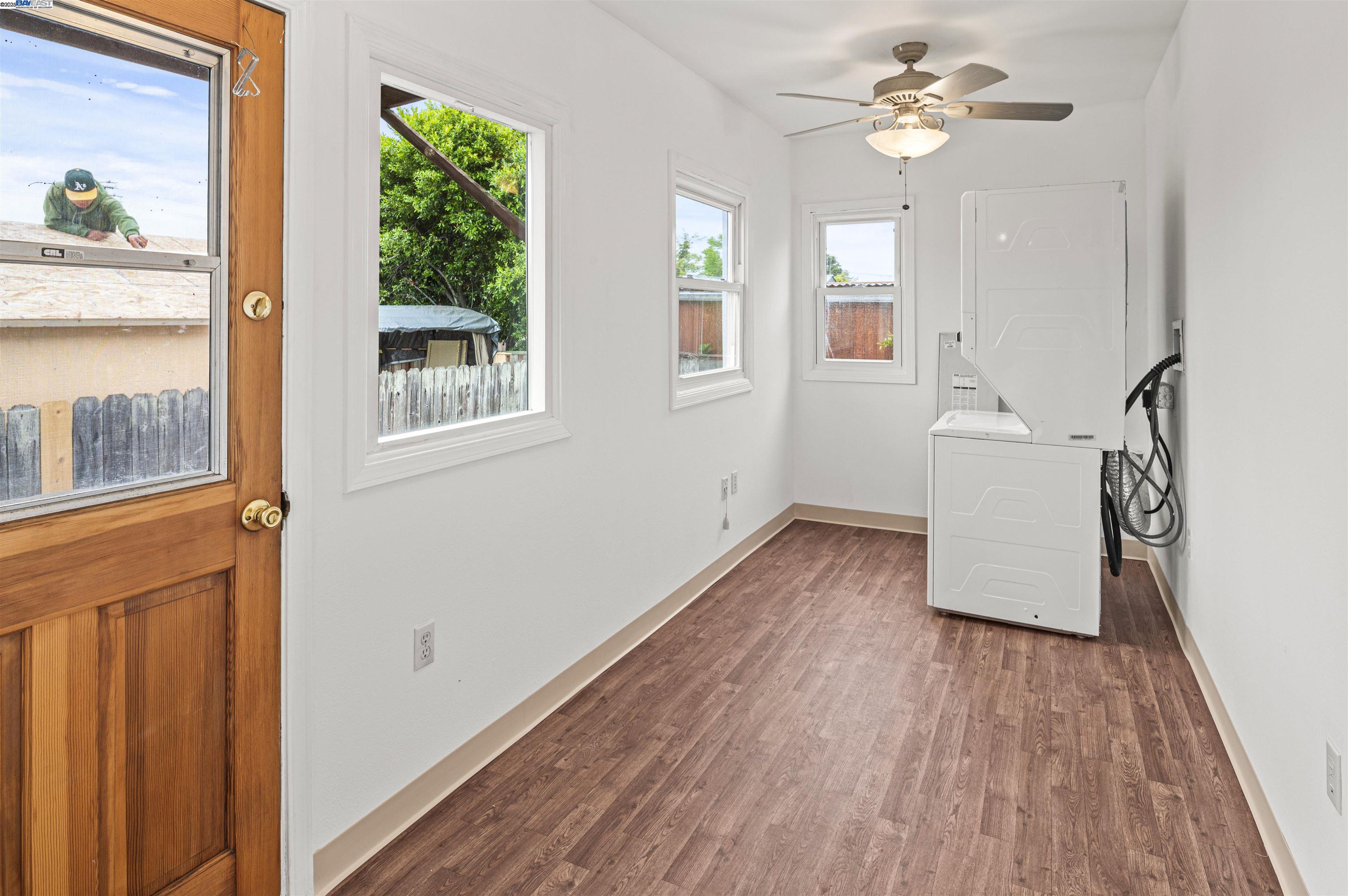 Alameda, California 94501, United States, 4 Bedrooms Bedrooms, ,Residential,Active,151549