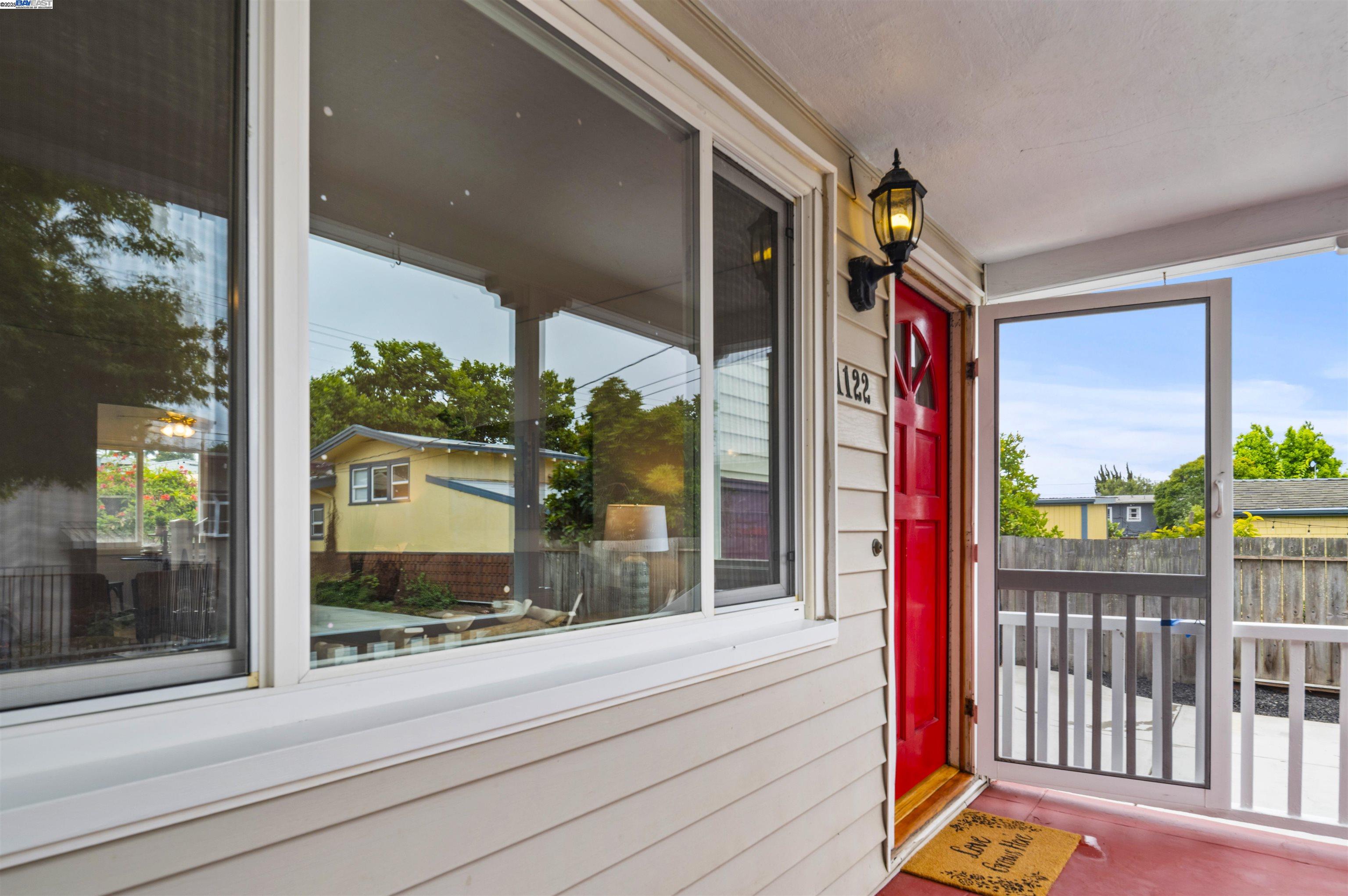 Alameda, California 94501, United States, 4 Bedrooms Bedrooms, ,Residential,Active,151549