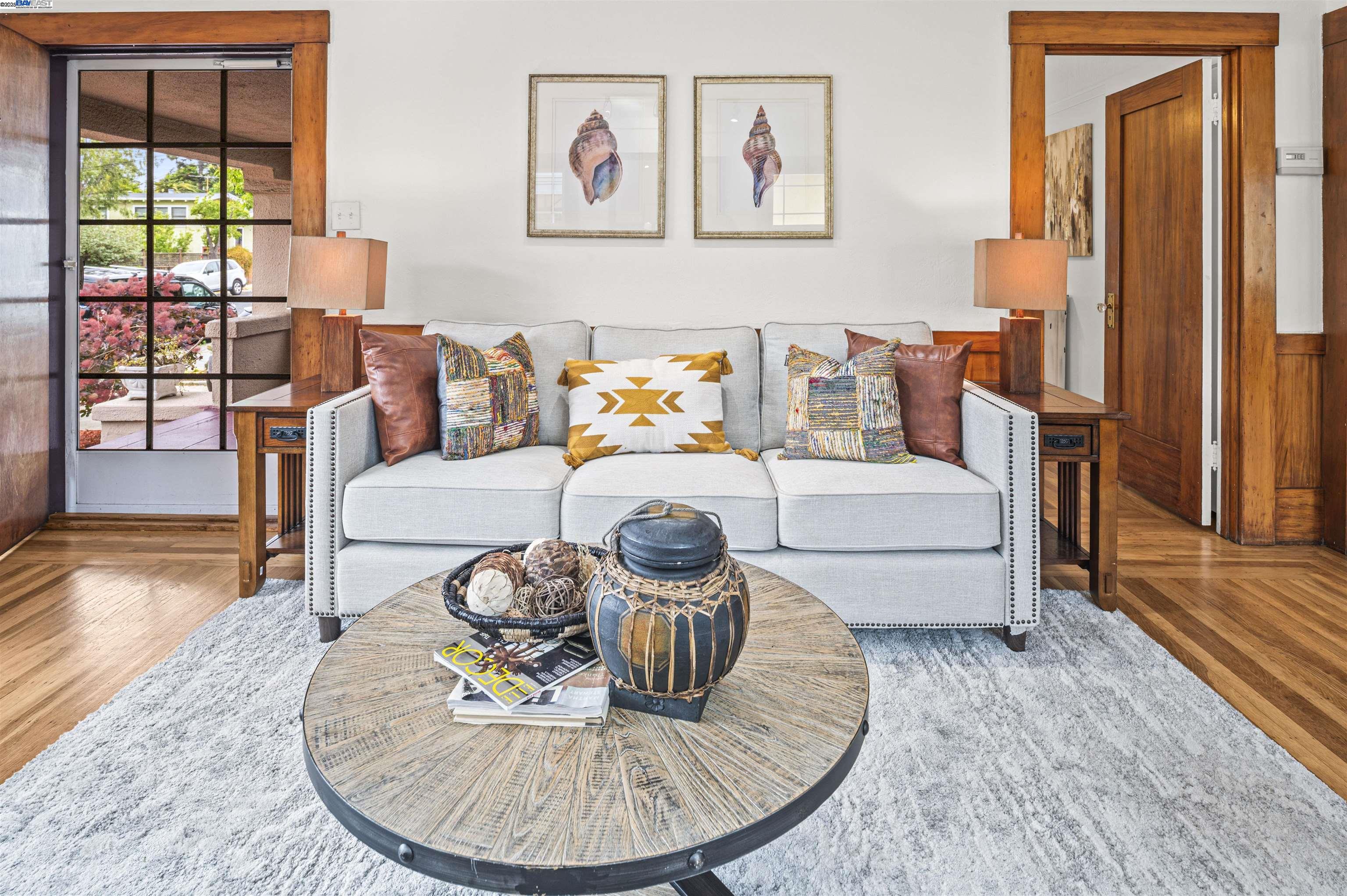 Alameda, California 94501, United States, 4 Bedrooms Bedrooms, ,Residential,Active,151549