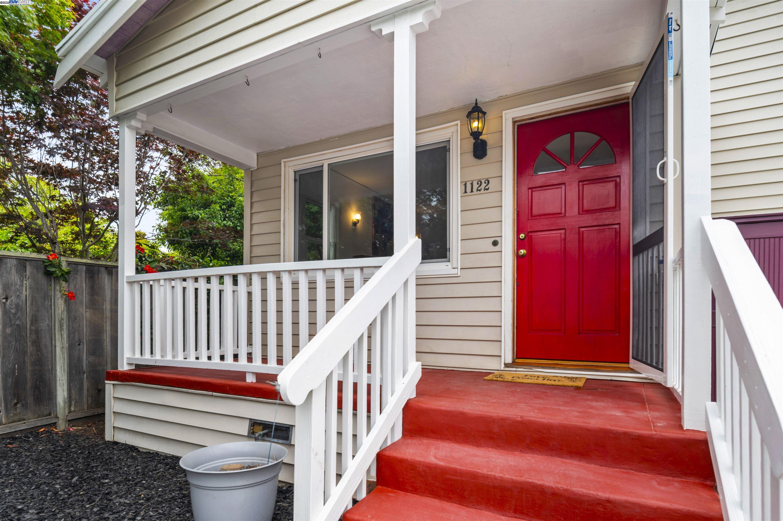 Alameda, California 94501, United States, 4 Bedrooms Bedrooms, ,Residential,Active,151549