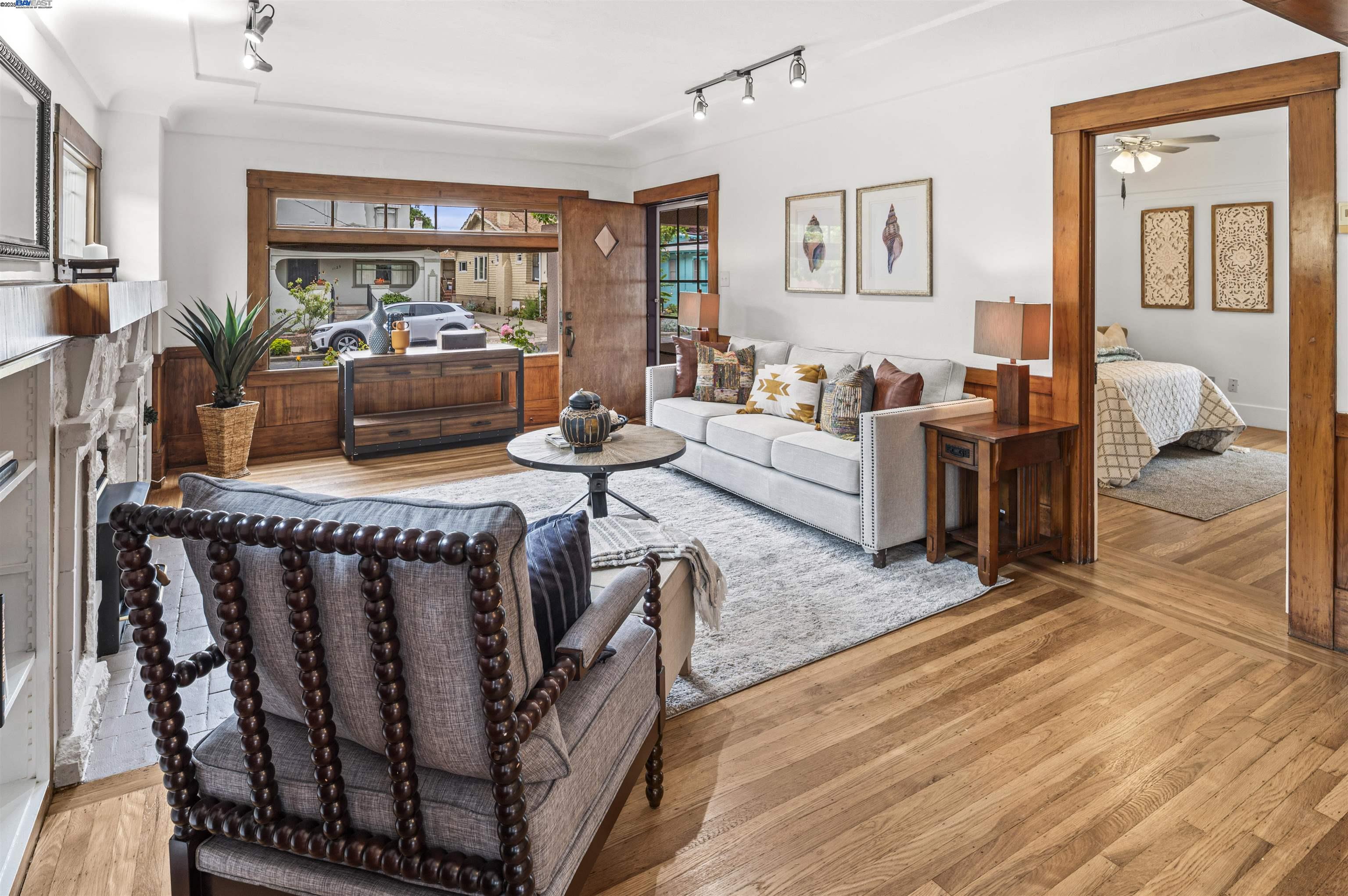 Alameda, California 94501, United States, 4 Bedrooms Bedrooms, ,Residential,Active,151549