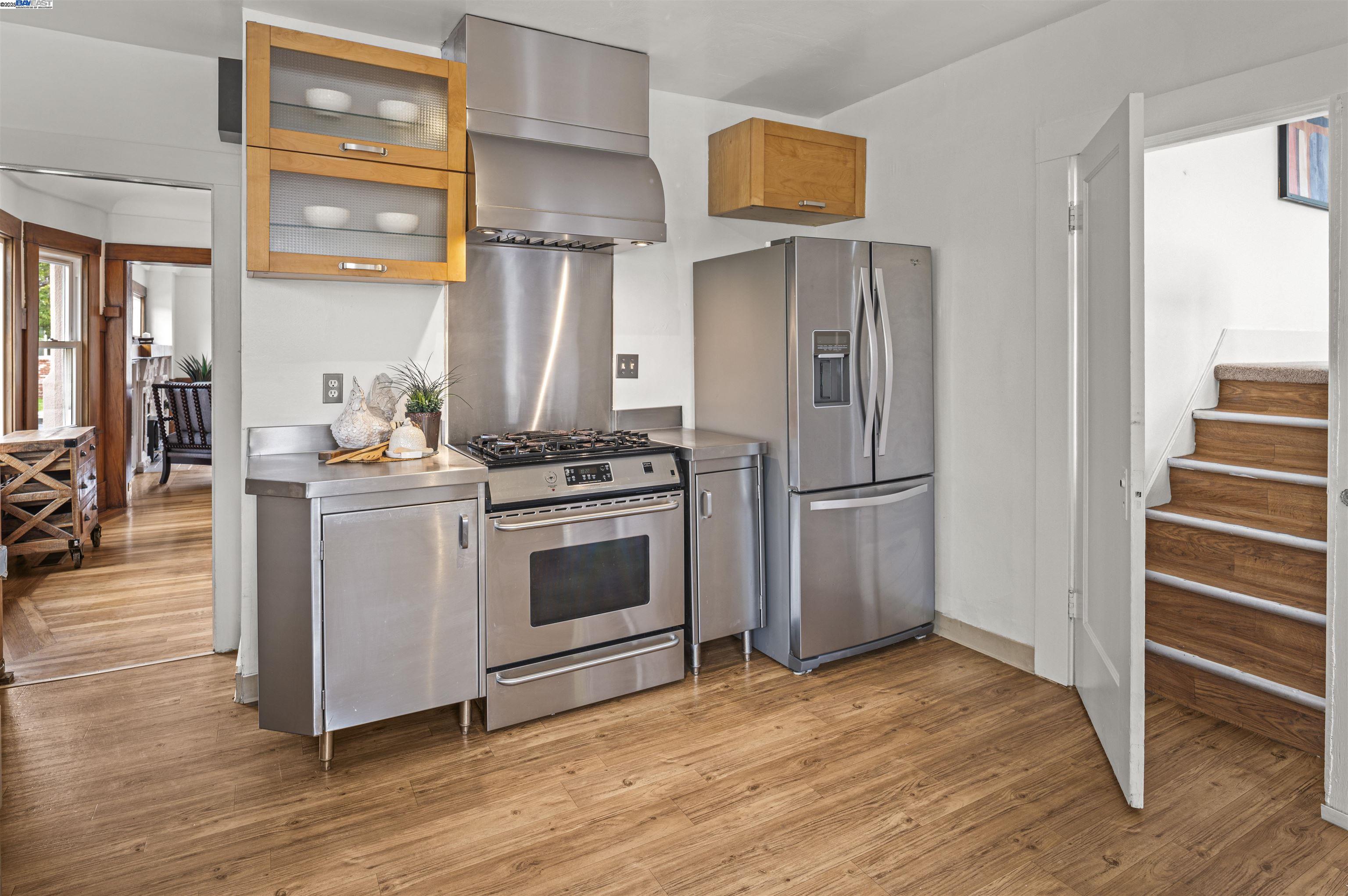 Alameda, California 94501, United States, 4 Bedrooms Bedrooms, ,Residential,Active,151549