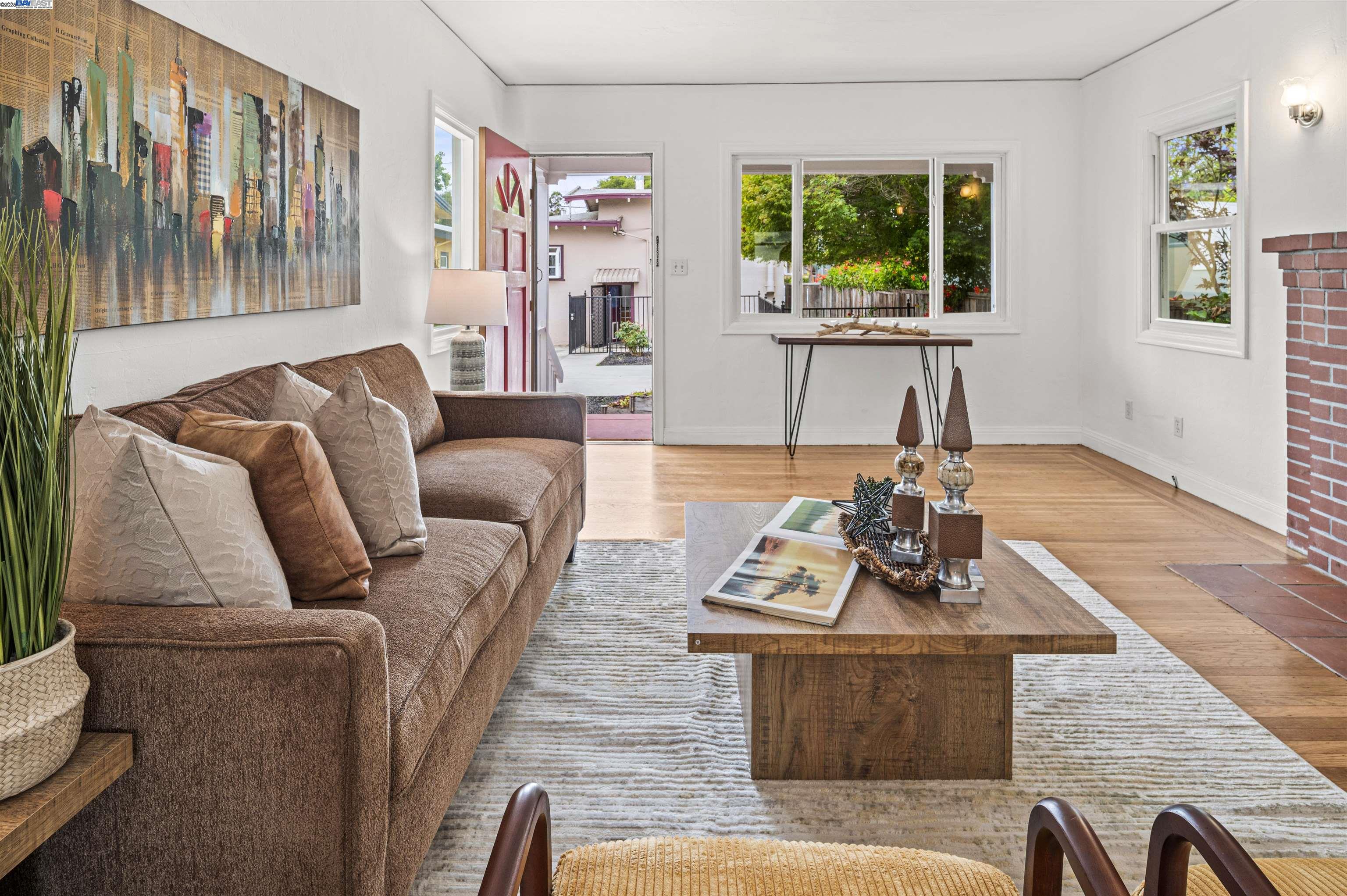 Alameda, California 94501, United States, 4 Bedrooms Bedrooms, ,Residential,Active,151549