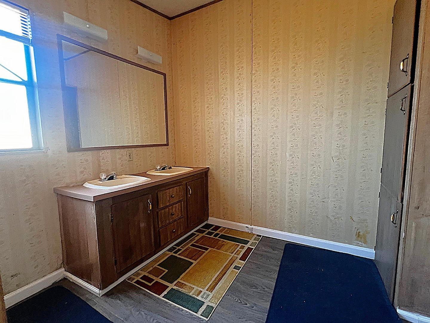 La Grange, California 95329, United States, 2 Bedrooms Bedrooms, ,2 BathroomsBathrooms,Residential,Pending,86503