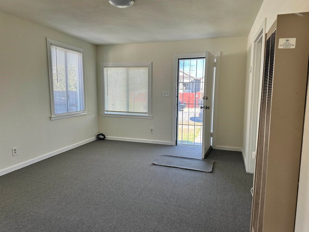 Photo of 1800 Post Ave, San Pablo, CA 94806 (MLS # 41120369)