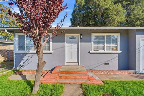 Photo of 38016 Vallejo St, Fremont, CA 94536 (MLS # 41118303)