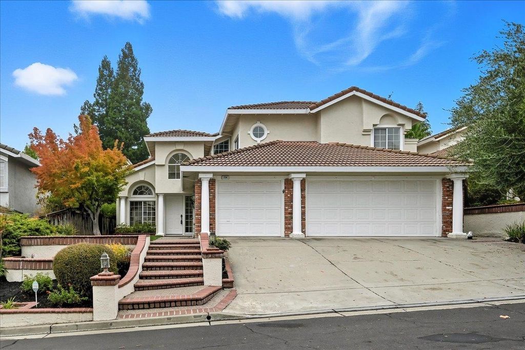 Photo of 234 Laurelglen Ct, Danville, CA 94506 (MLS # 41120028)